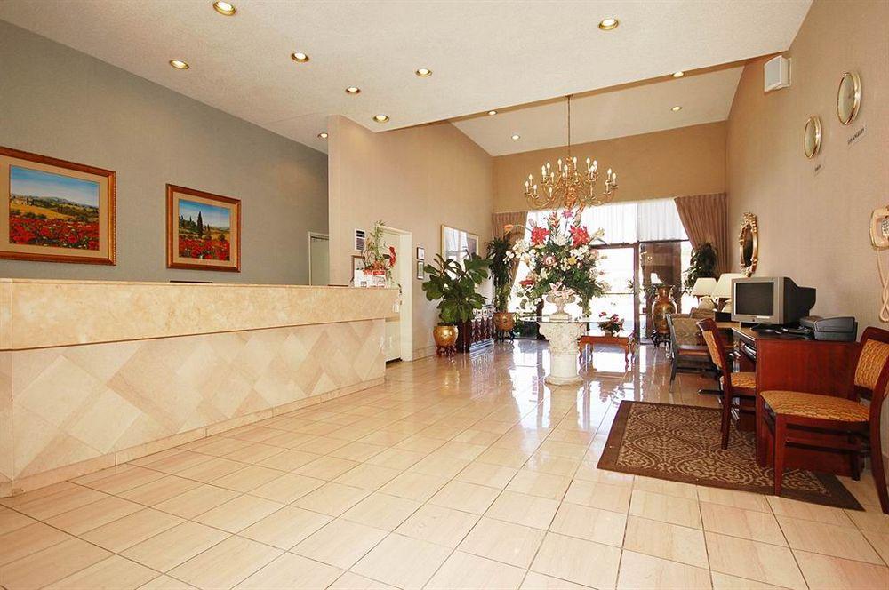 Hotel Express & Chatsworth By Ihg
