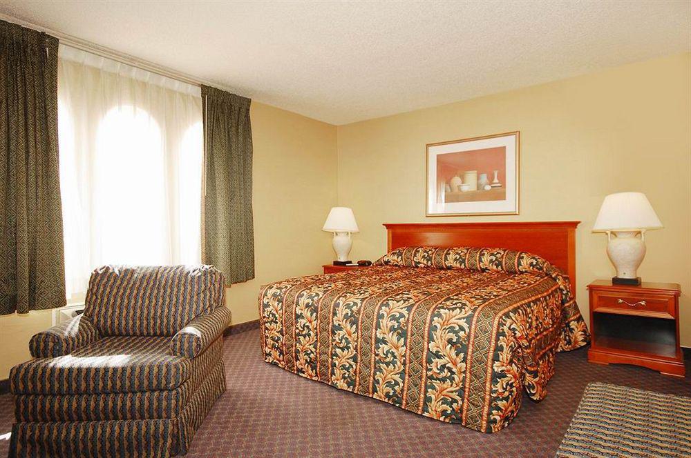 Express & Chatsworth By Ihg