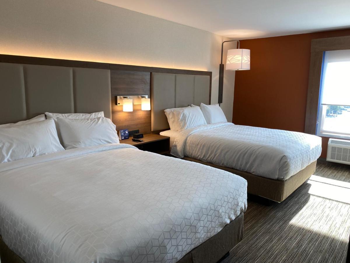 Hotel Express & Chatsworth By Ihg